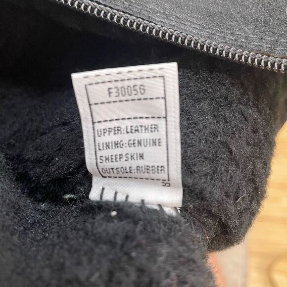 UGG Classic Rock Star Stud Tall Leather Sheepskin Shearling Winter Boots Black 7 - Picture 9 of 12